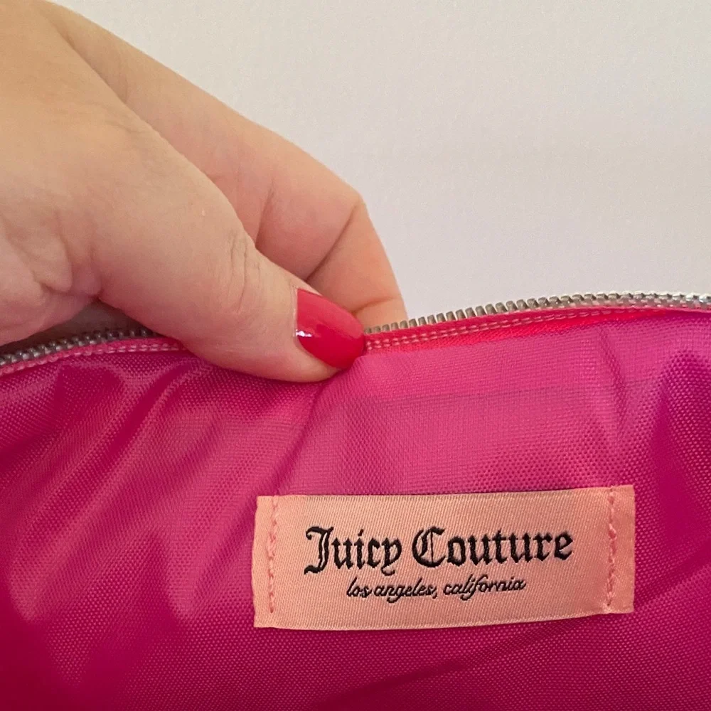 Juicy Couture Hot Pink Embossed Clutch Cosmetics Bag NWT